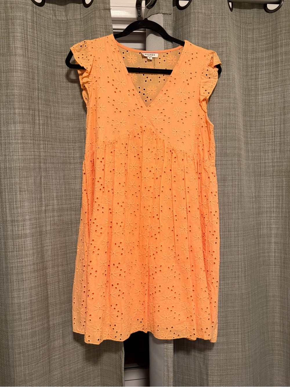 ANDREE BY UNIT Peach Eyelet V-Neck Top